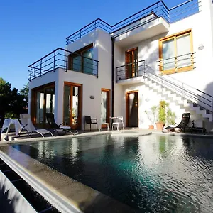  Aparthotel Ombelico Di Venere House